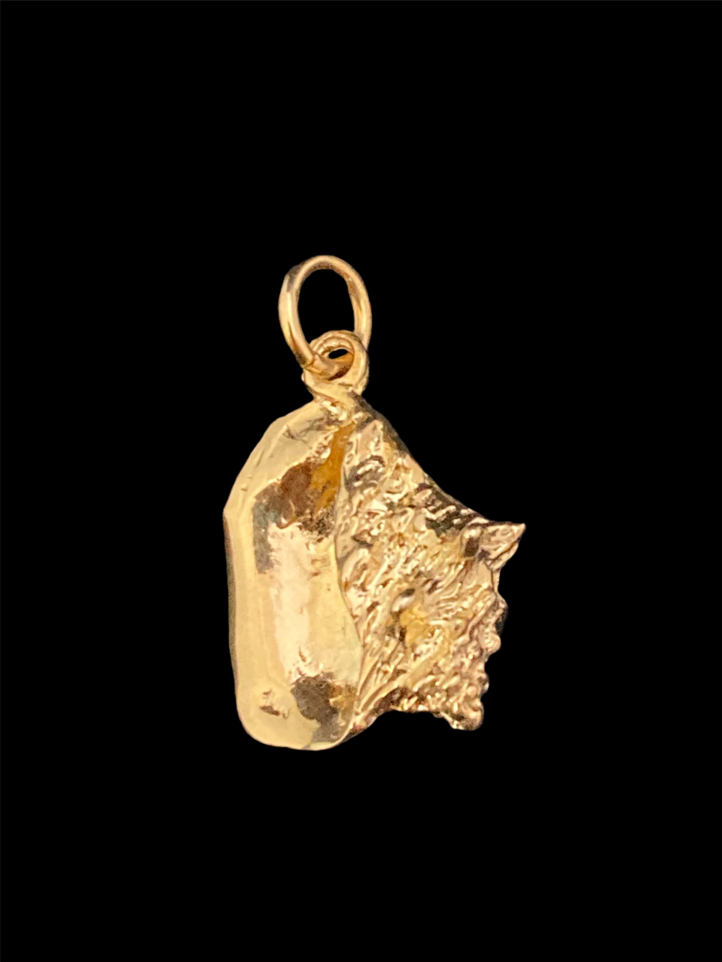 14K Gold Conch Shell Pendant