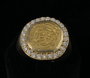 Escudo Surrounded by Diamonds